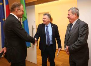 PODPIS POGODBE  FOTO LJUBO VUKELIČ 11s